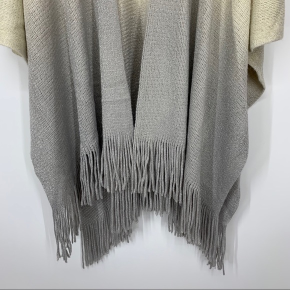 Maurices Ivory Cream Silver Fleck Gray Ombré Soft Knit Tassel Shawl Size OS - Picture 5 of 14